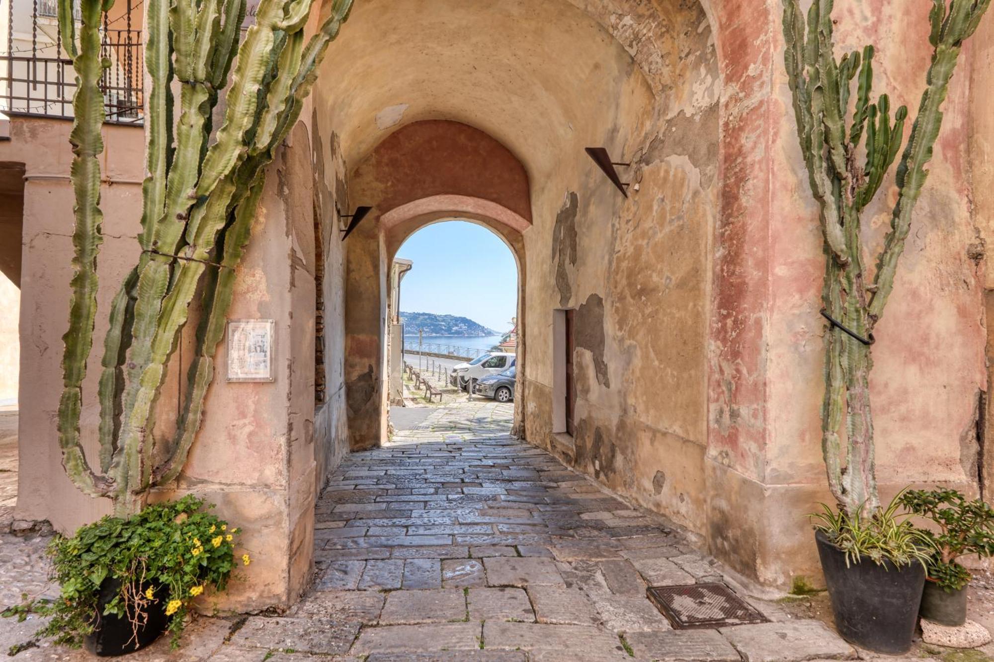 Ferienwohnung Casa Dritta Bordighera Exterior foto