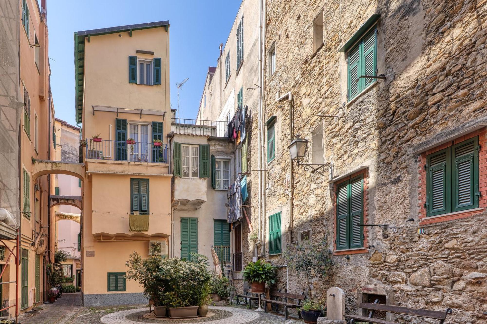 Ferienwohnung Casa Dritta Bordighera Exterior foto